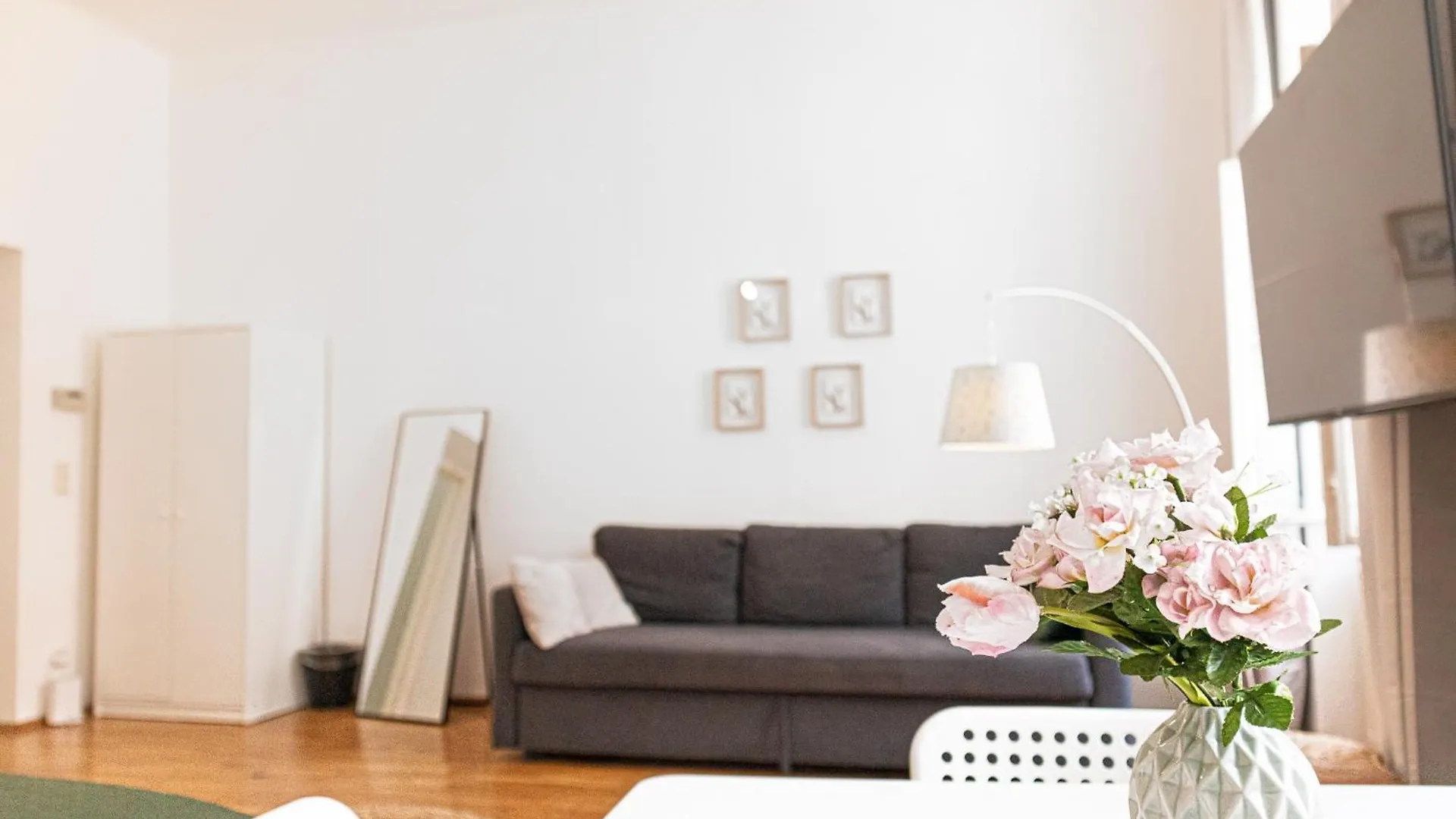 Stylish Multi Apt Perfect For Group Stays Vienna