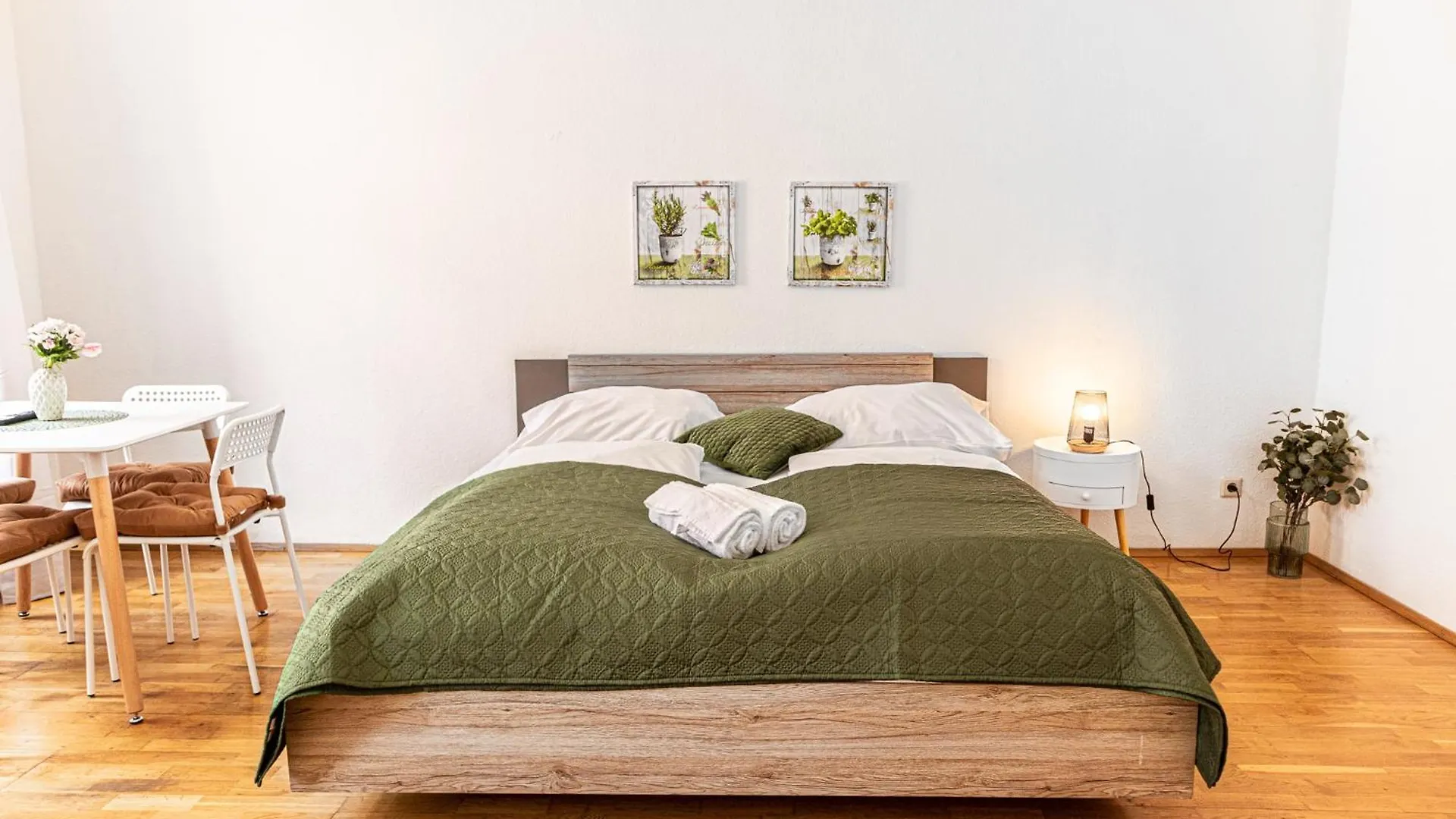 Stylish Multi Apt Perfect For Group Stays Vienna Apartment